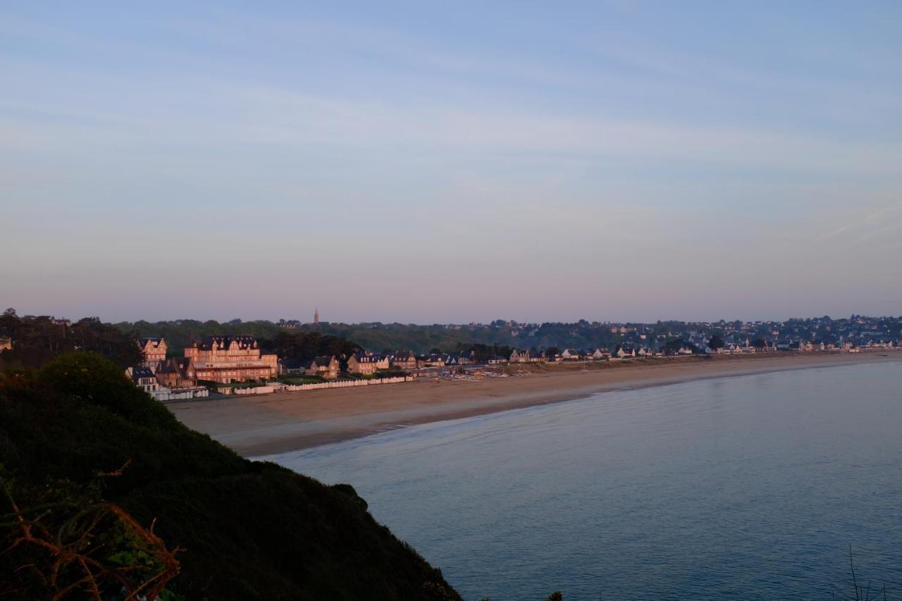 Belle Maison Acces Plage A Pied A La Garde St Cast 생카스트르길도 외부 사진